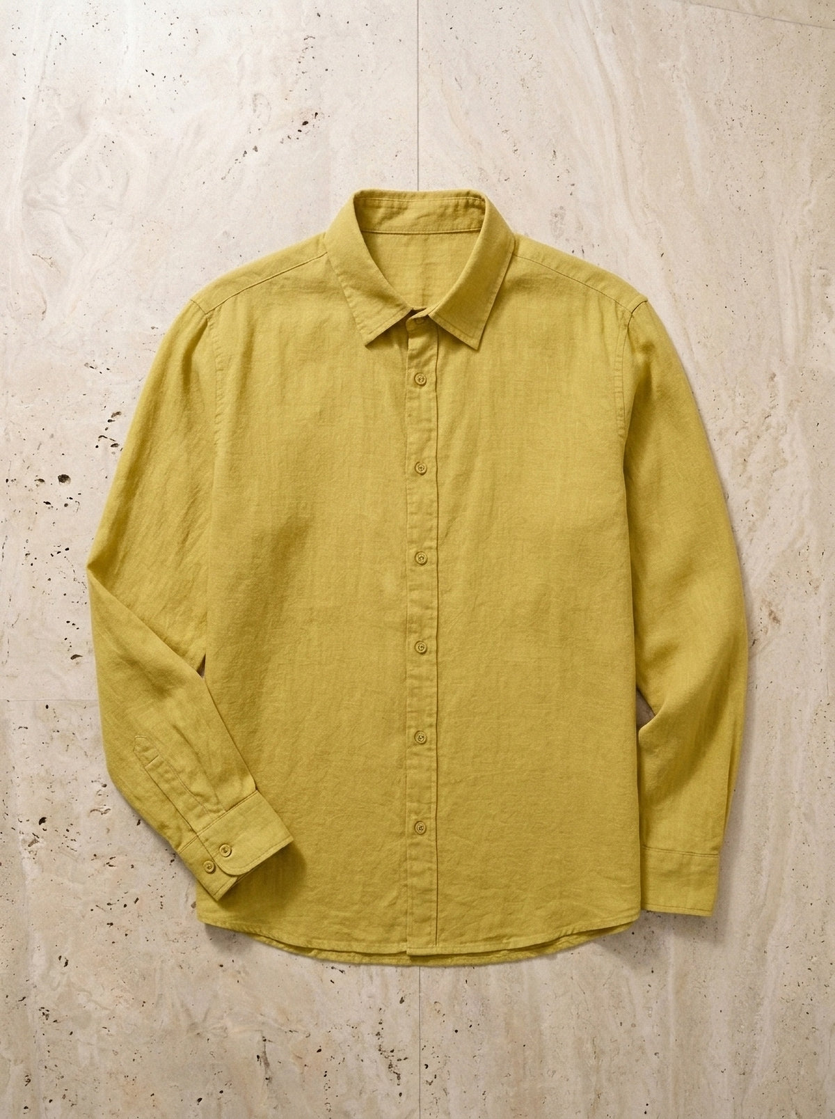 Amarelo | Camisa de linho Ponta Delgada amarelo – peça sozinha vista de cima