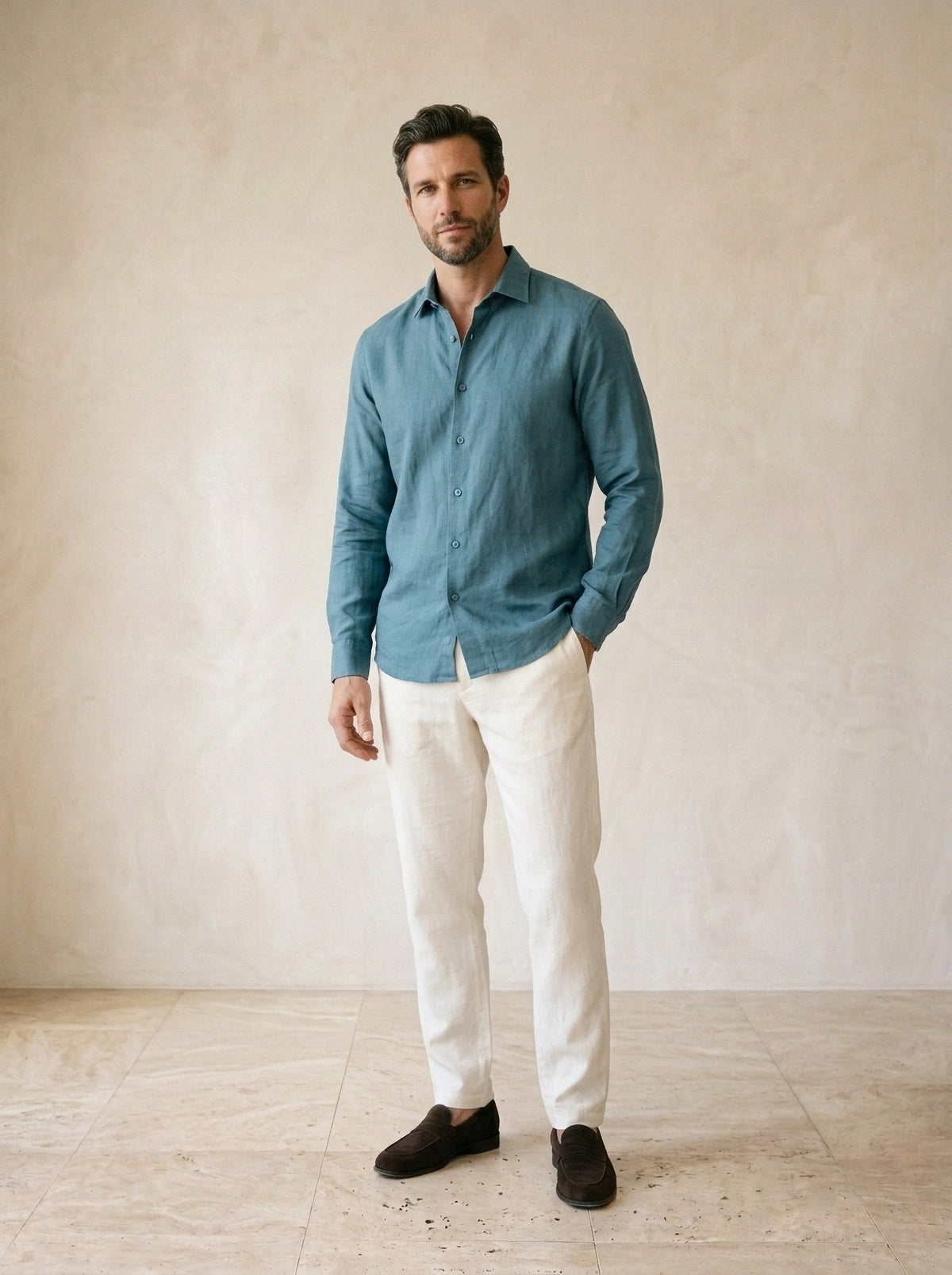 Azul | Camisa de linho Ponta Delgada azul – vista três quartos