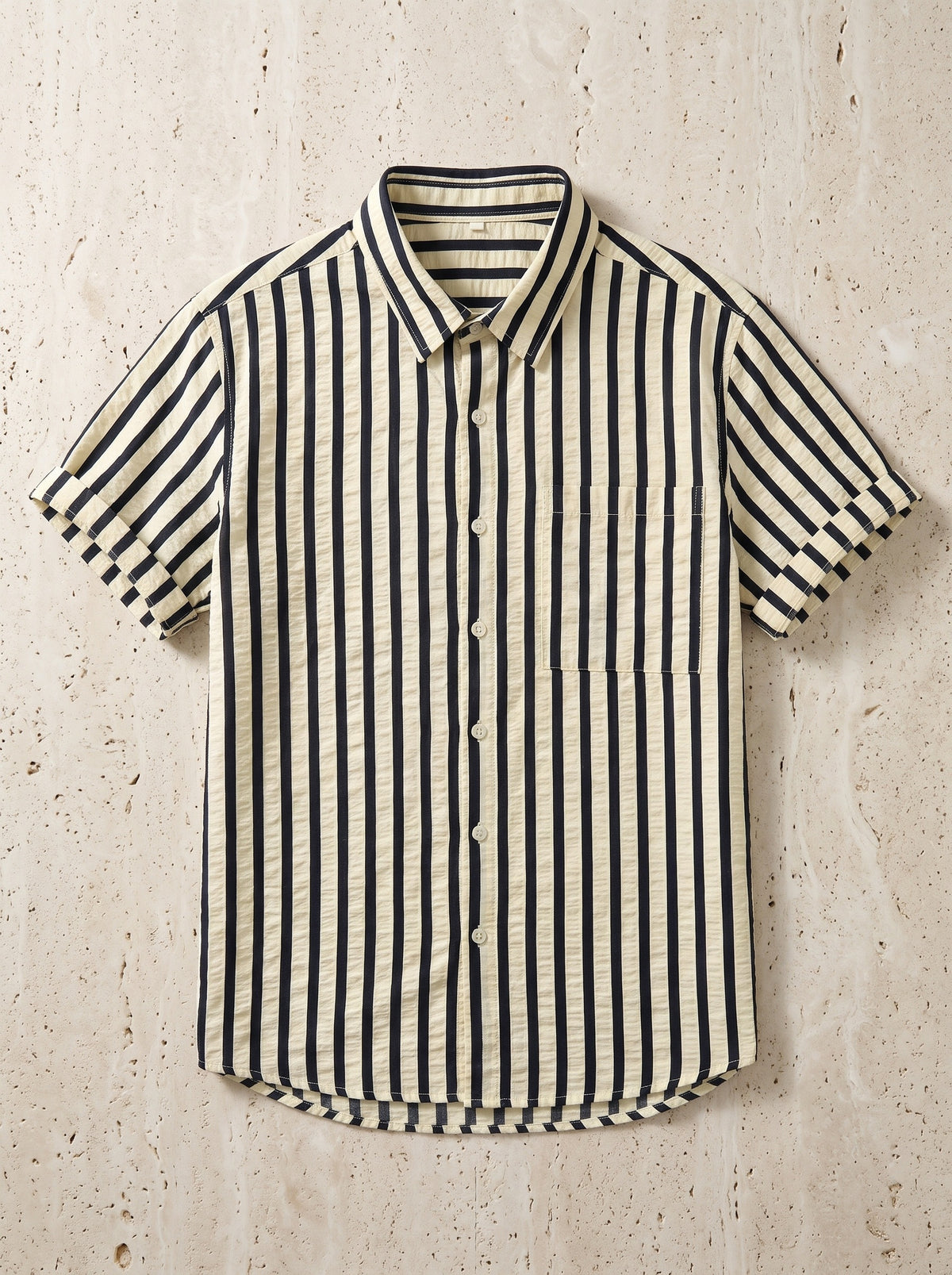 Camisa listrada manga curta Praga – peça sozinha vista de cima