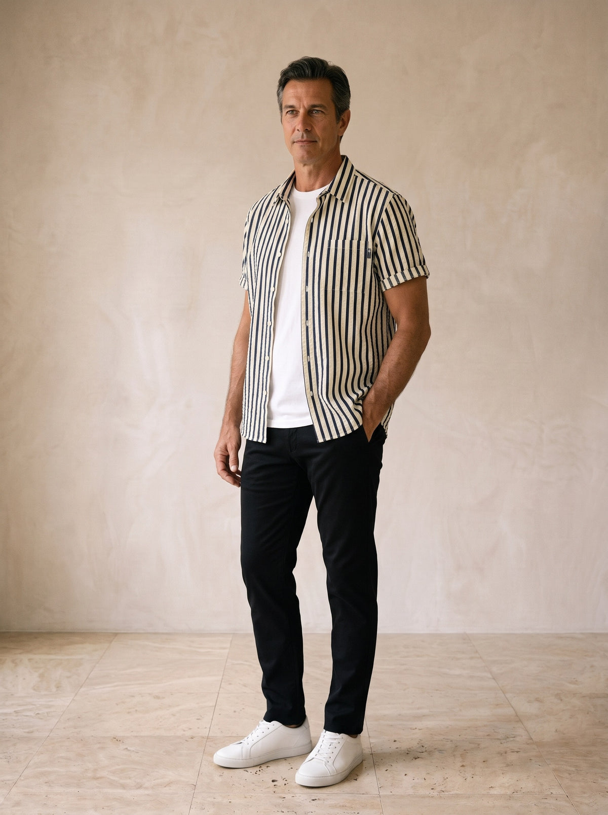Camisa listrada manga curta Praga – vista três quartos