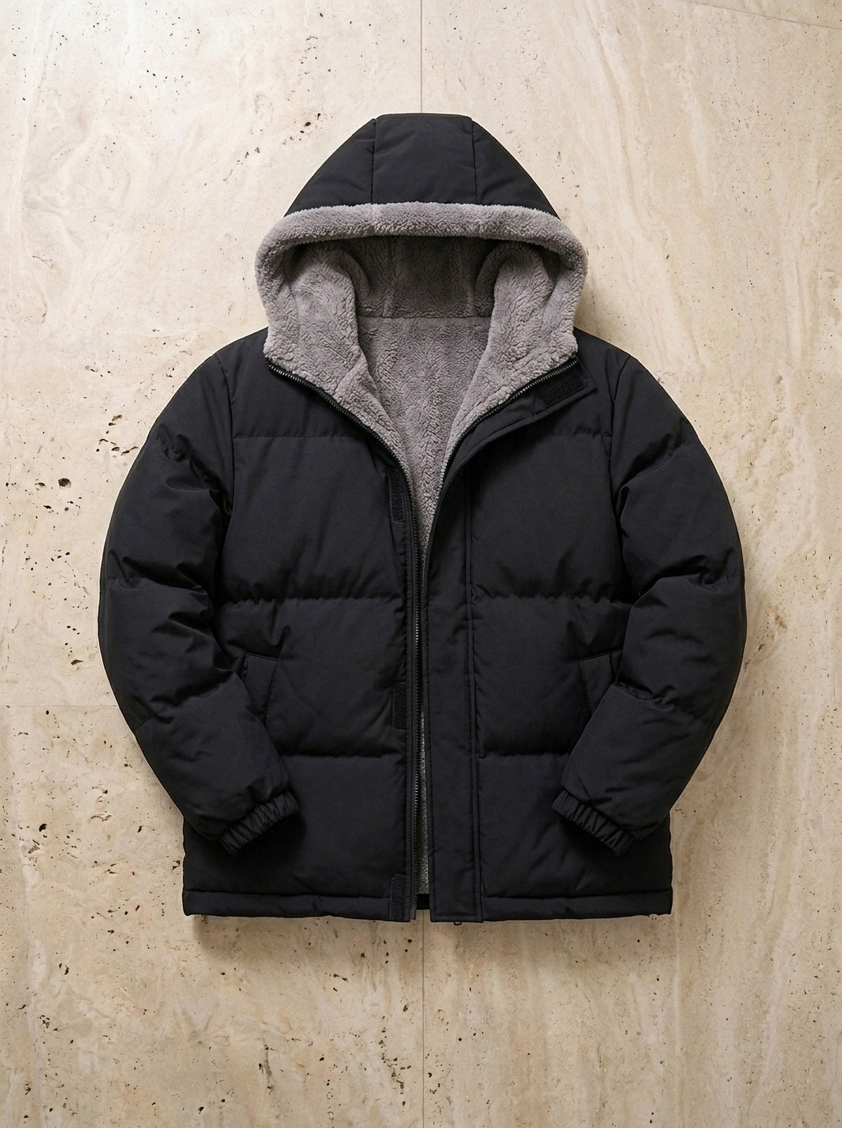 Preto | Jaqueta puffer com capuz Prato preto – peça sozinha vista de cima