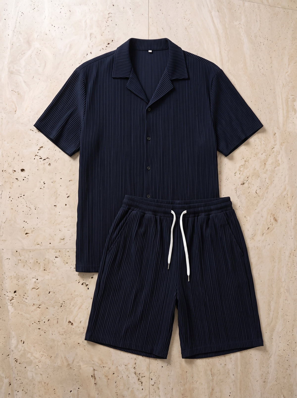 Azul-marinho | Conjunto camisa plissada e short Ramatuelle azul-marinho – peça sozinha vista de cima