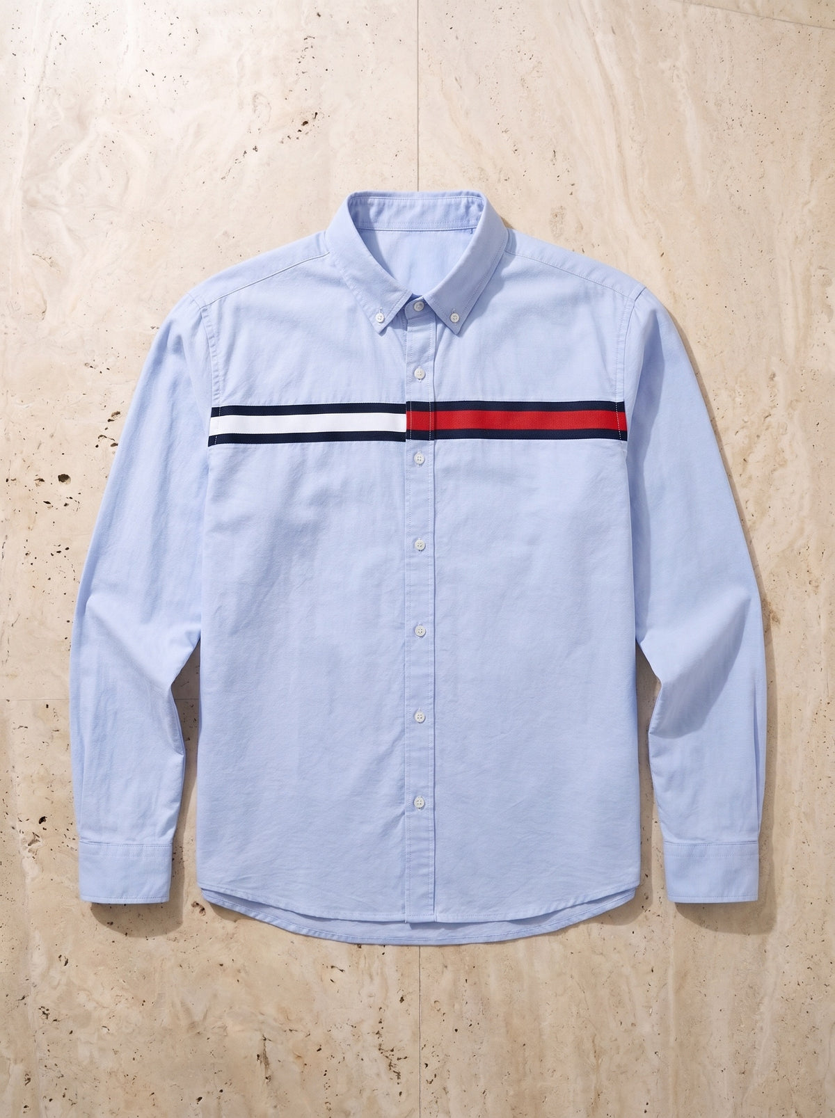 Azul | Camisa oxford com faixa Ravello azul – peça sozinha vista de cima
