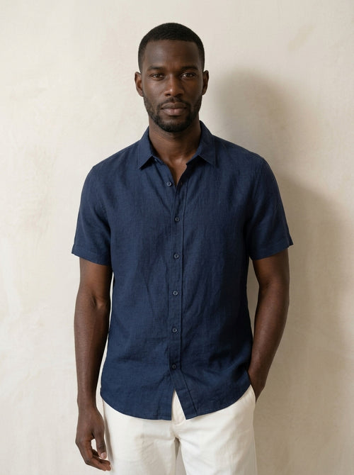 Azul-marinho | Camisa de linho slim Roma azul-marinho – vista de frente, recorte próximo