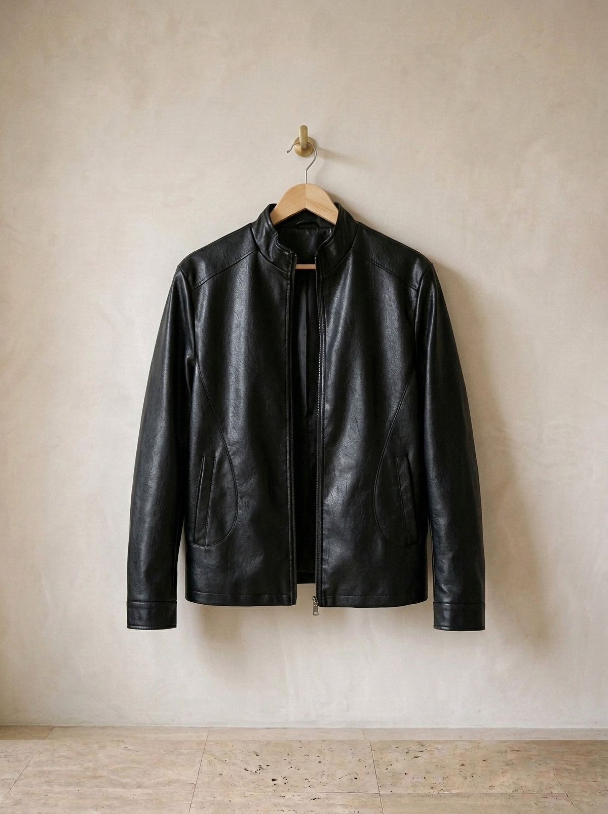 Preto | Jaqueta de couro ecológico gola alta Roterdã preto – peça sozinha, foto de produto