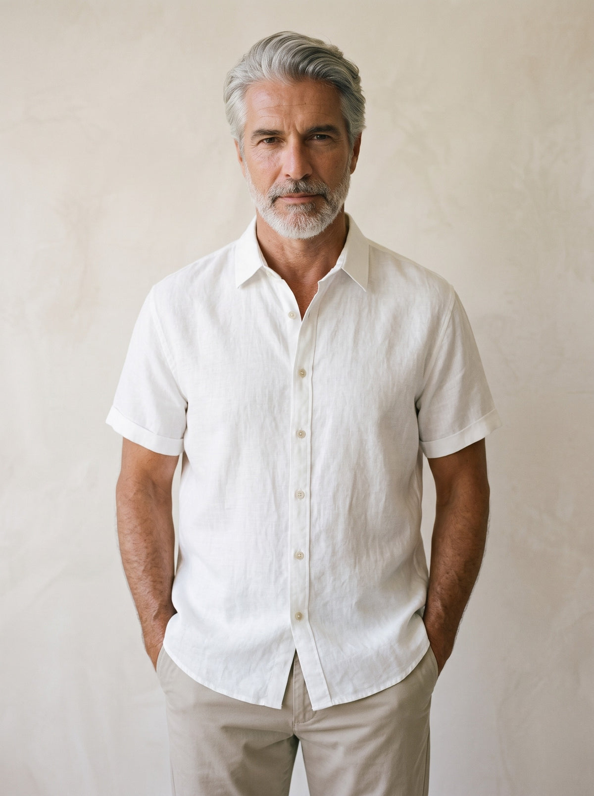 Branco | Camisa de linho manga curta Salamanca branco – vista de frente, recorte próximo