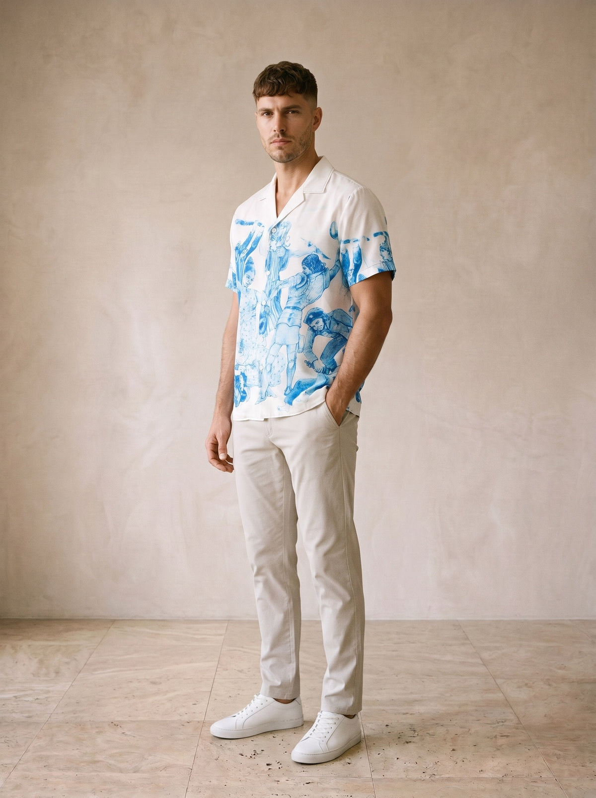 Camisa estampa de figuras Salerno – vista três quartos