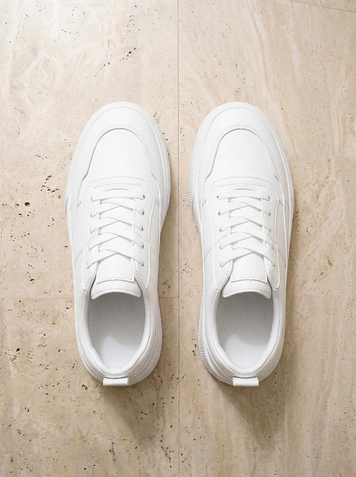 Branco | Tênis casual Salina branco – par visto de cima