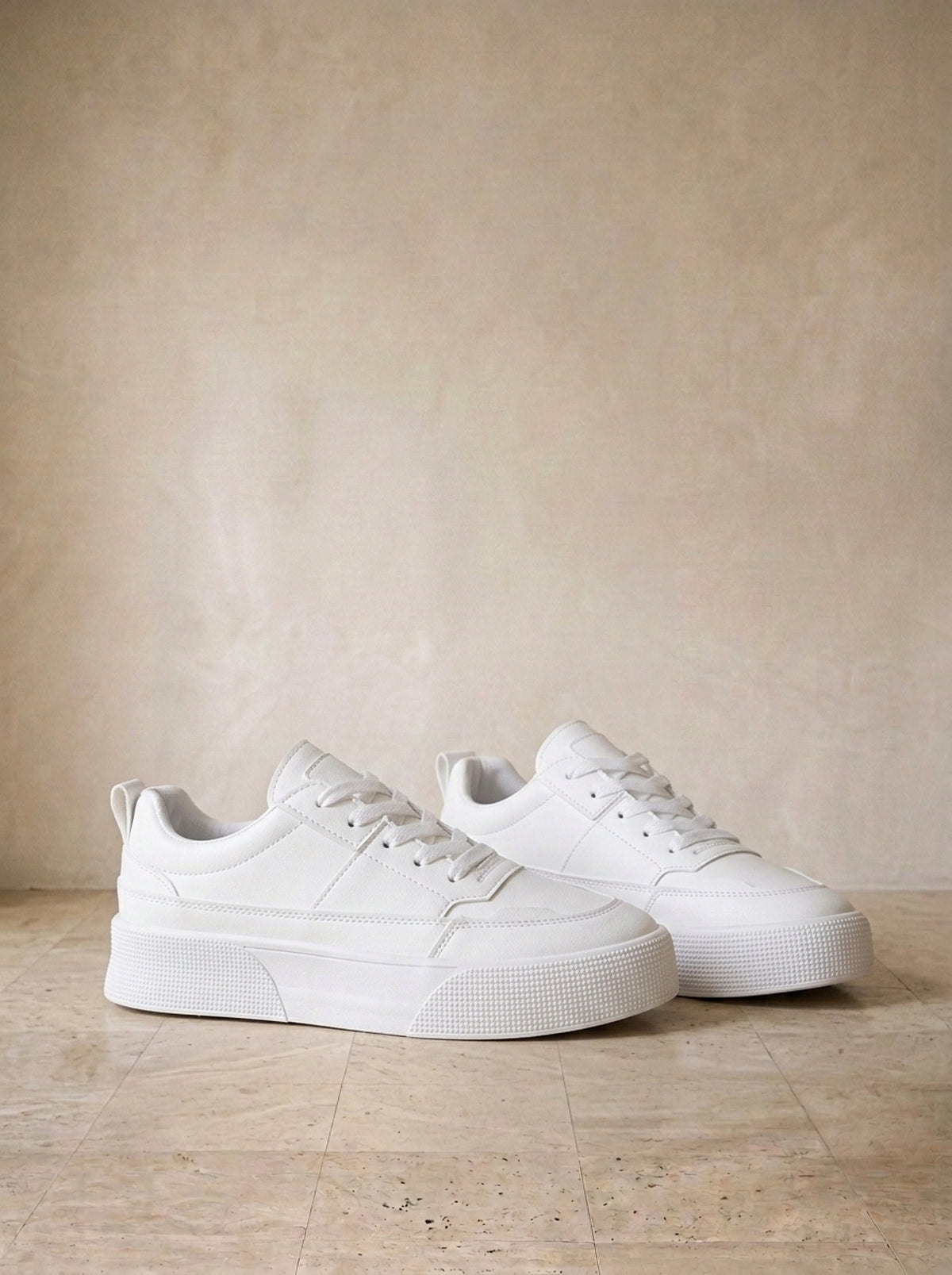 Branco | Tênis casual Salina branco – par de lado, foto de produto