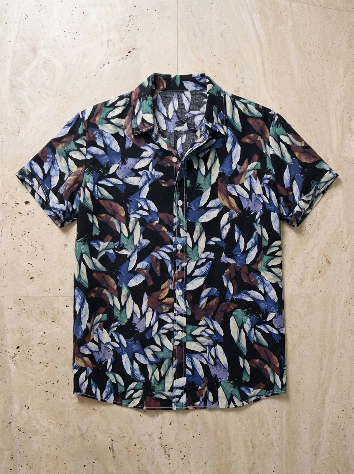 Camisa estampa de folhas Santander – peça sozinha vista de cima