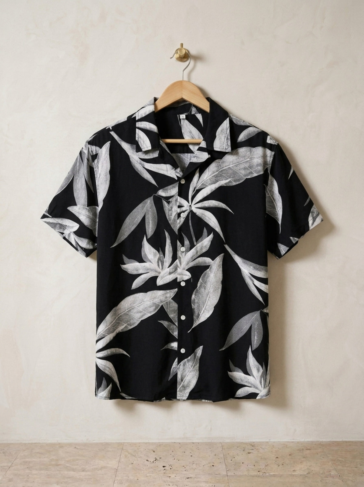 Preto | Camisa estampada de folhas Santillana preto – peça sozinha, foto de produto