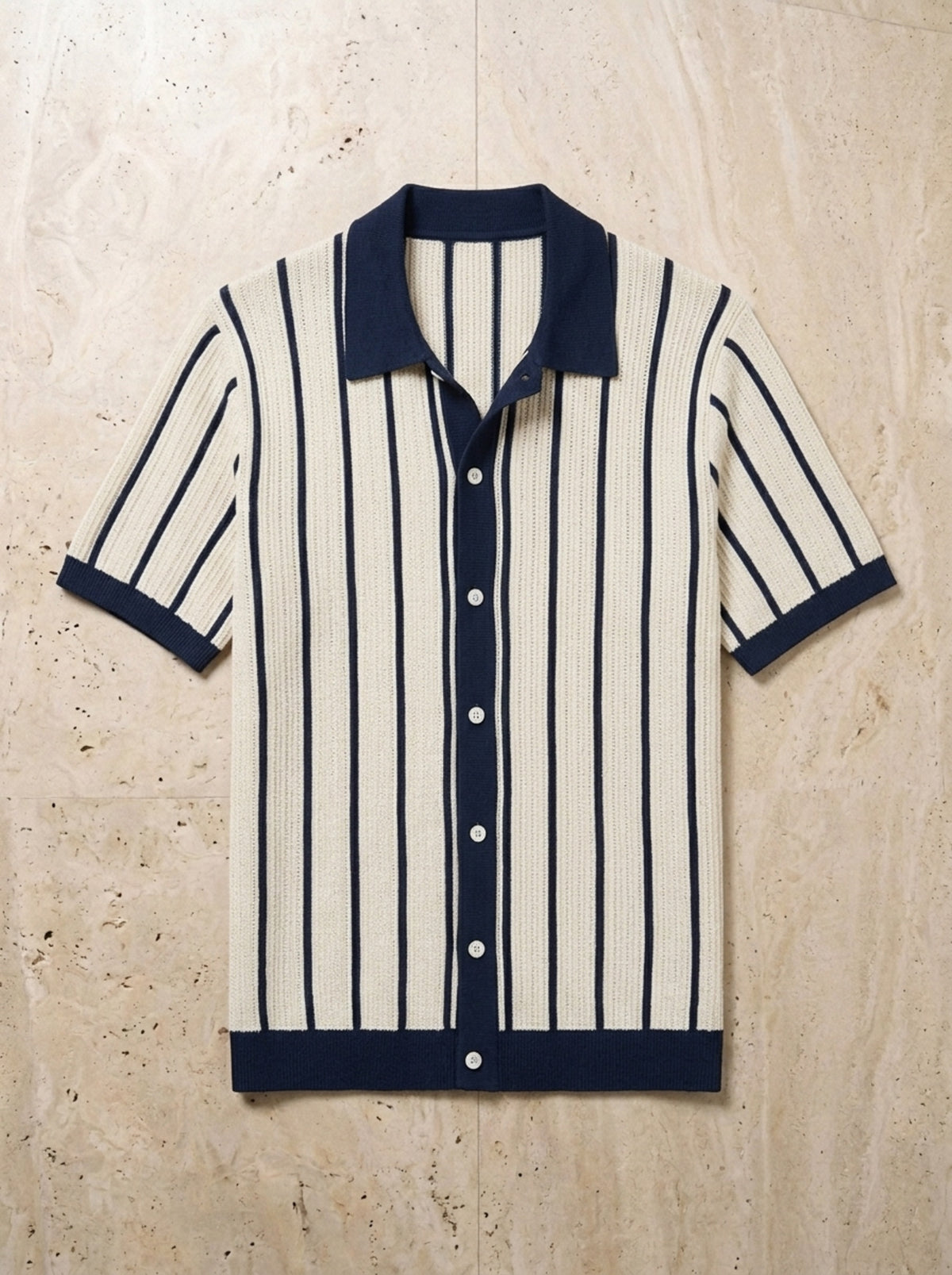 Camisa de tricô listrada Sassari – peça sozinha vista de cima