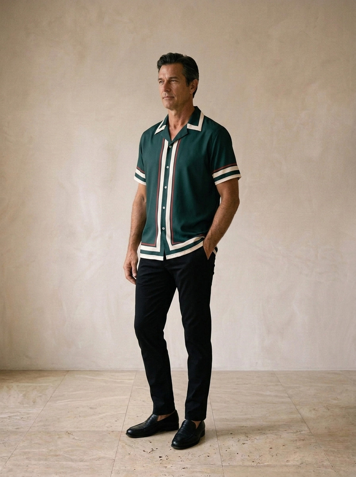 Camisa verde com frisos Sevilha – vista três quartos