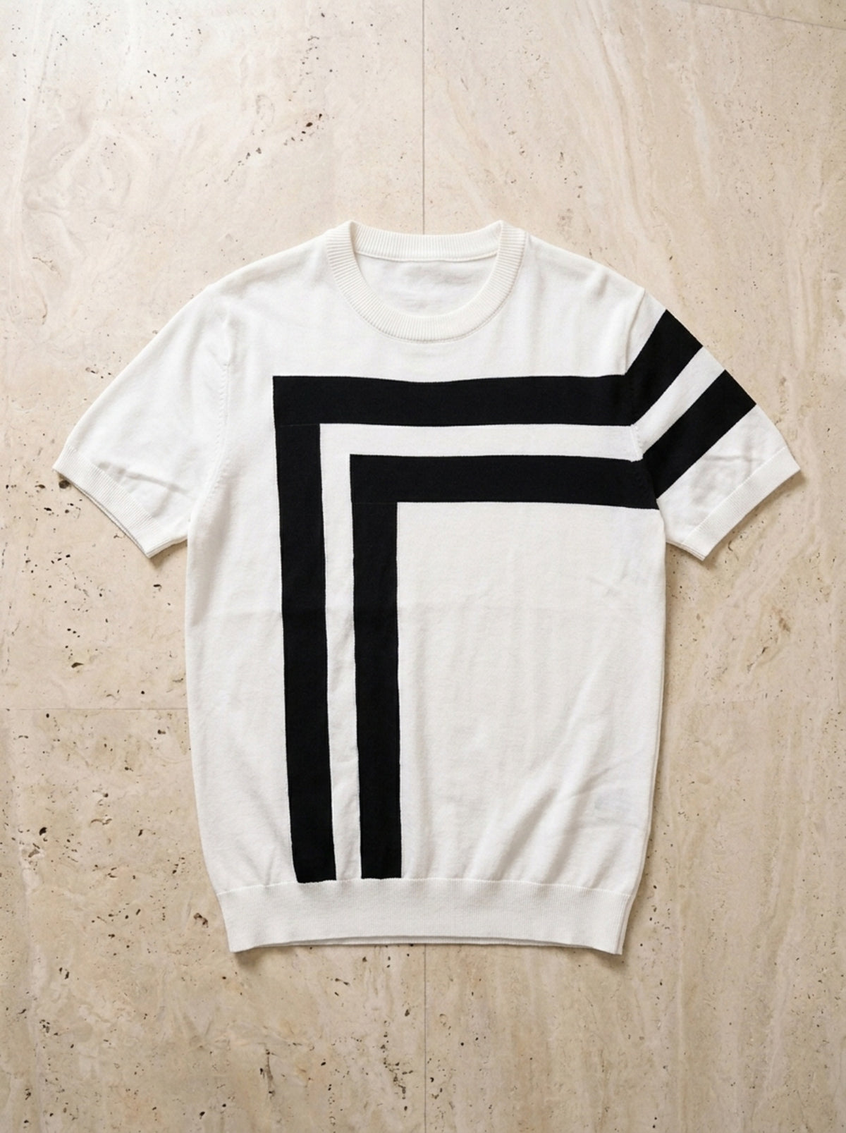 Branco | Camiseta de tricô listrada Siena branco – peça sozinha vista de cima