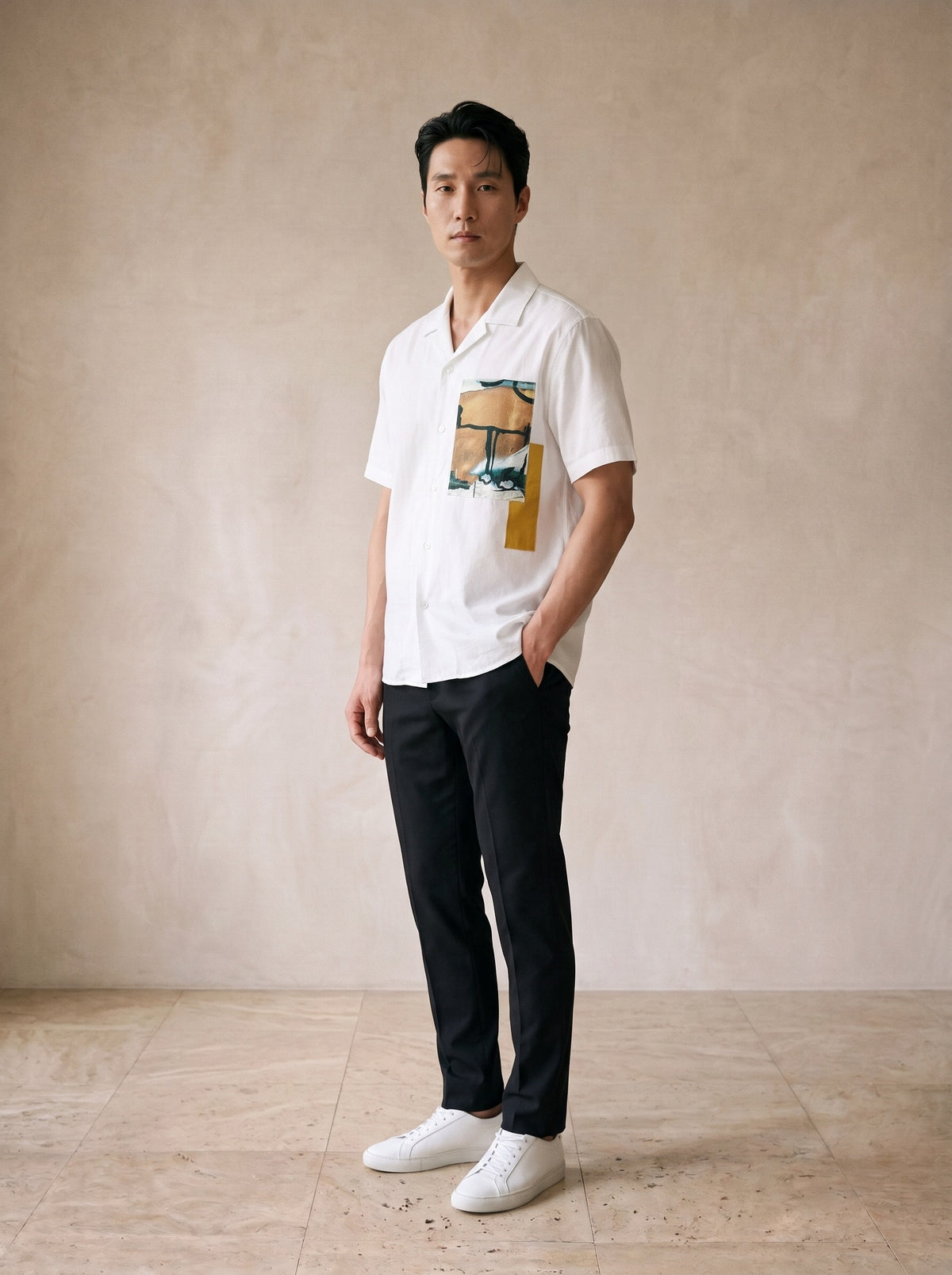 Branco | Camisa manga curta com painel estampado Sintra branco – vista três quartos