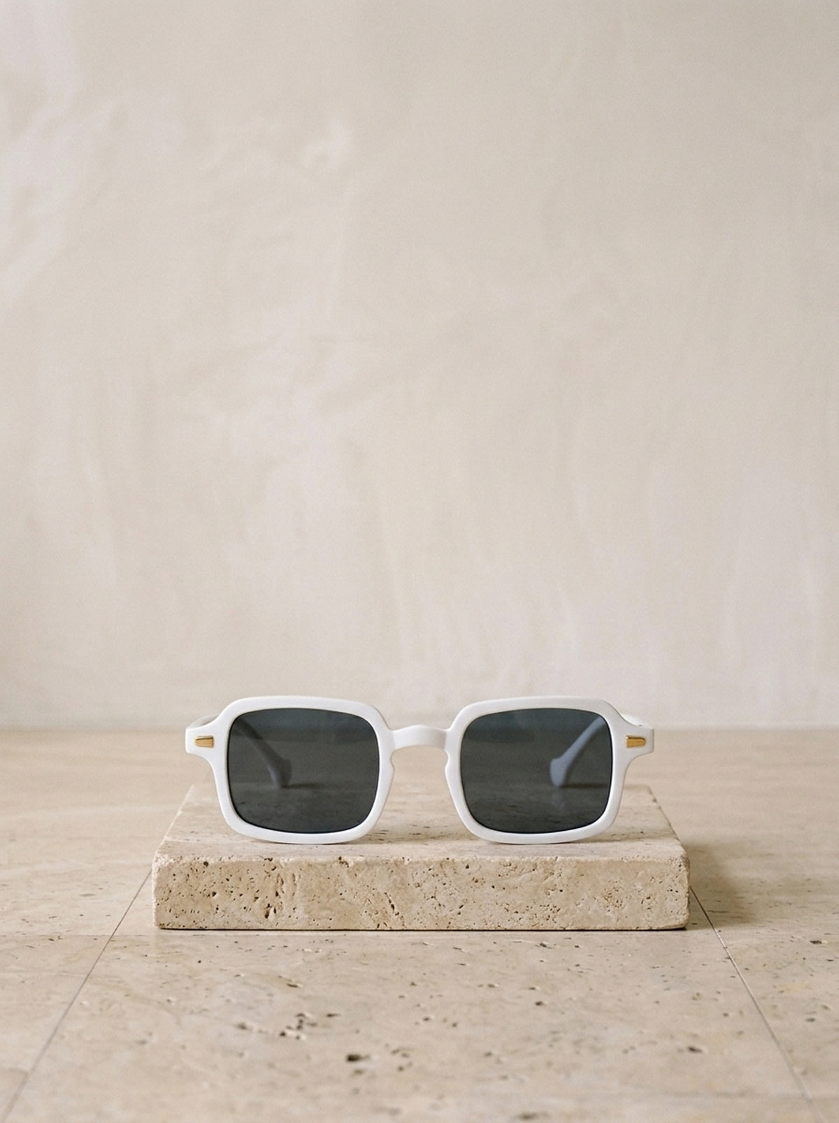 Branco/Cinza | Óculos de sol polarizado Sofia branco/cinza – peça sozinha, foto de produto