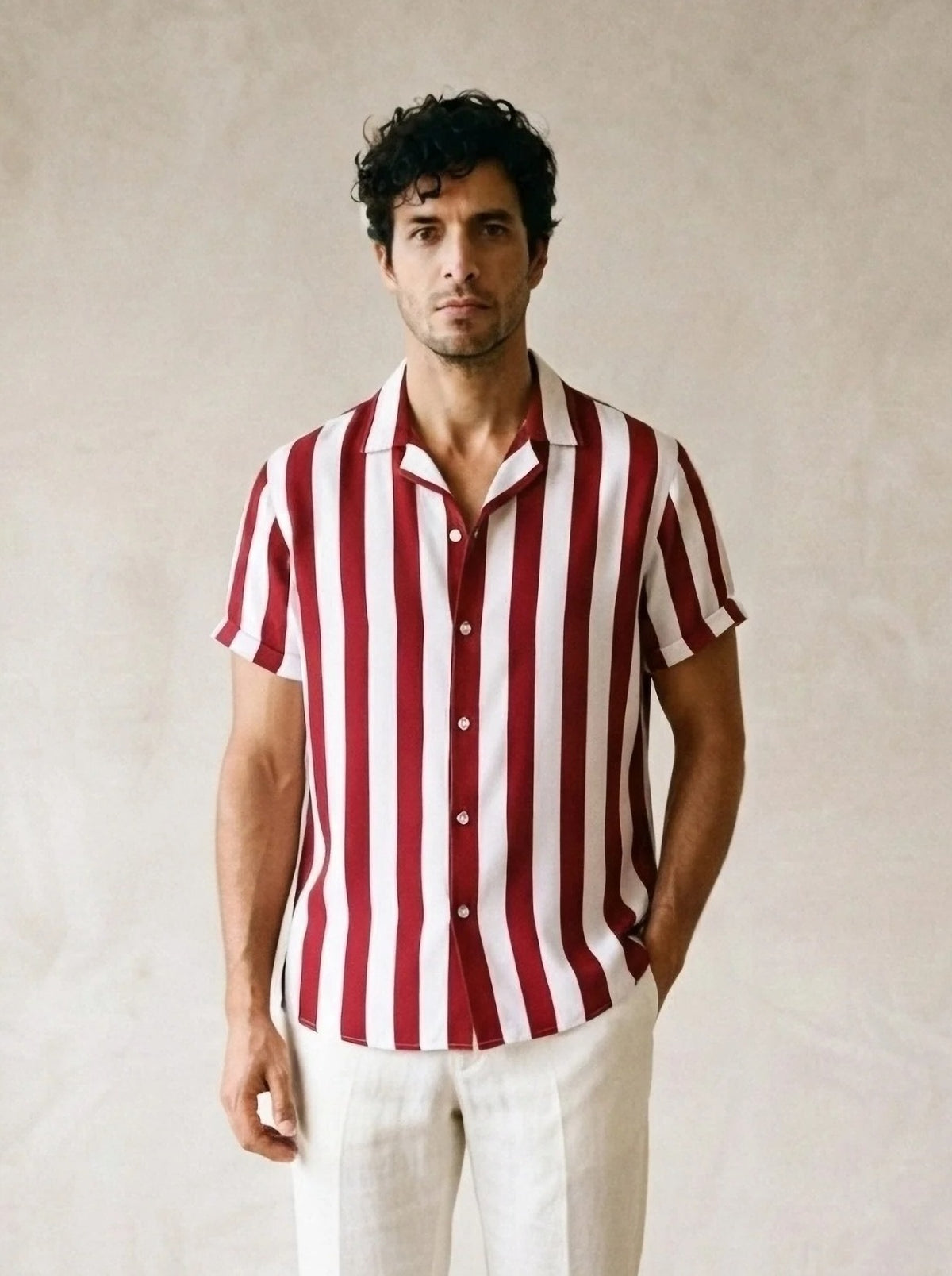 Vermelho-escuro | Camisa listrada Sóller vermelho-escuro – vista de frente, recorte próximo