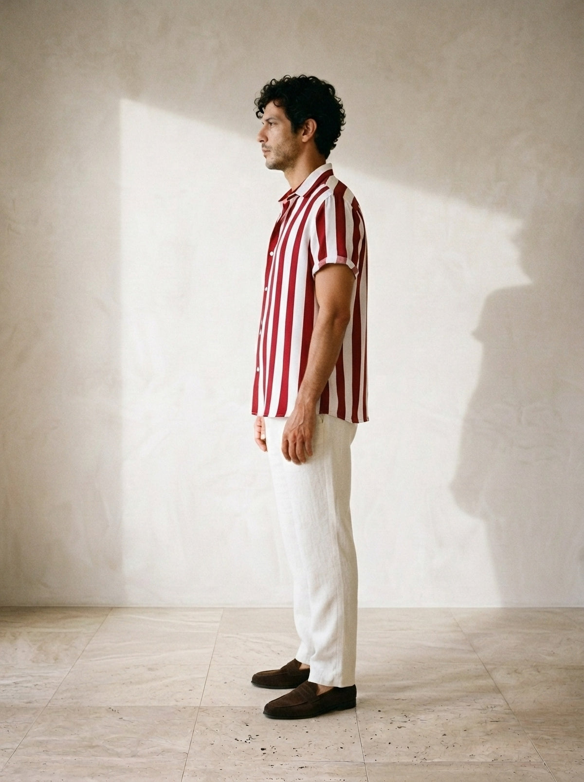 Vermelho-escuro | Camisa listrada Sóller vermelho-escuro – vista de perfil