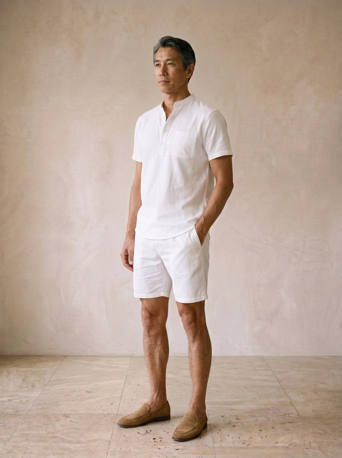 Branco | Conjunto bata henley e short de algodão Sóller branco – vista três quartos