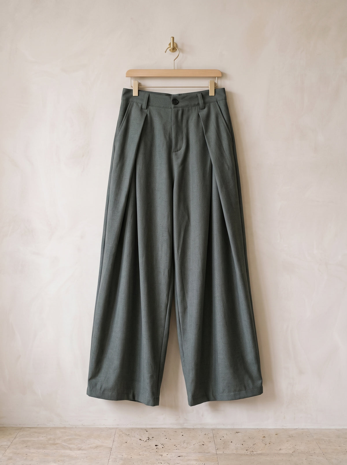 Cinza | Calça perna larga com pregas Sperlonga cinza – peça sozinha, foto de produto