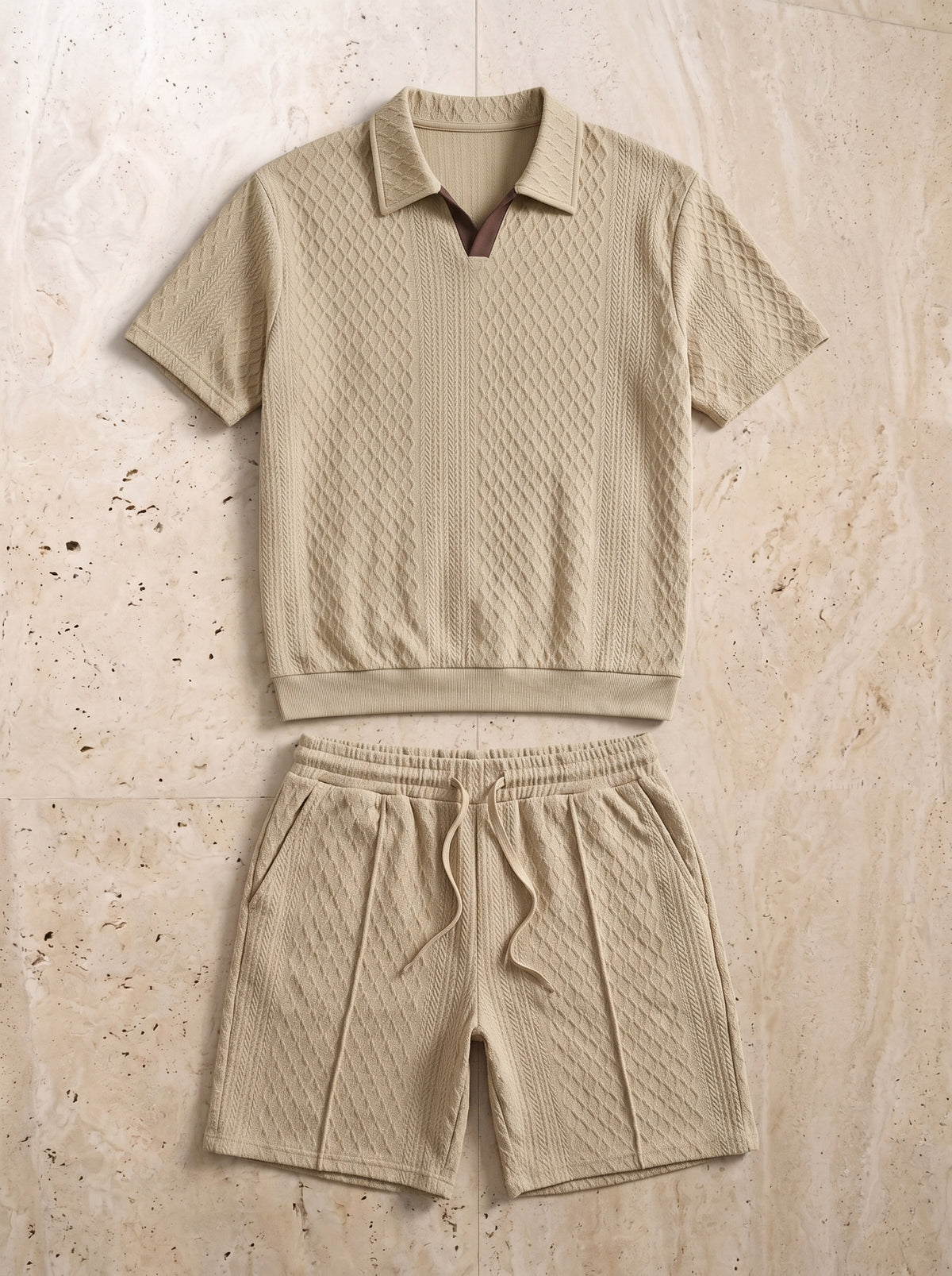 Cáqui | Conjunto polo de tricô e short Spetses cáqui – peça sozinha vista de cima