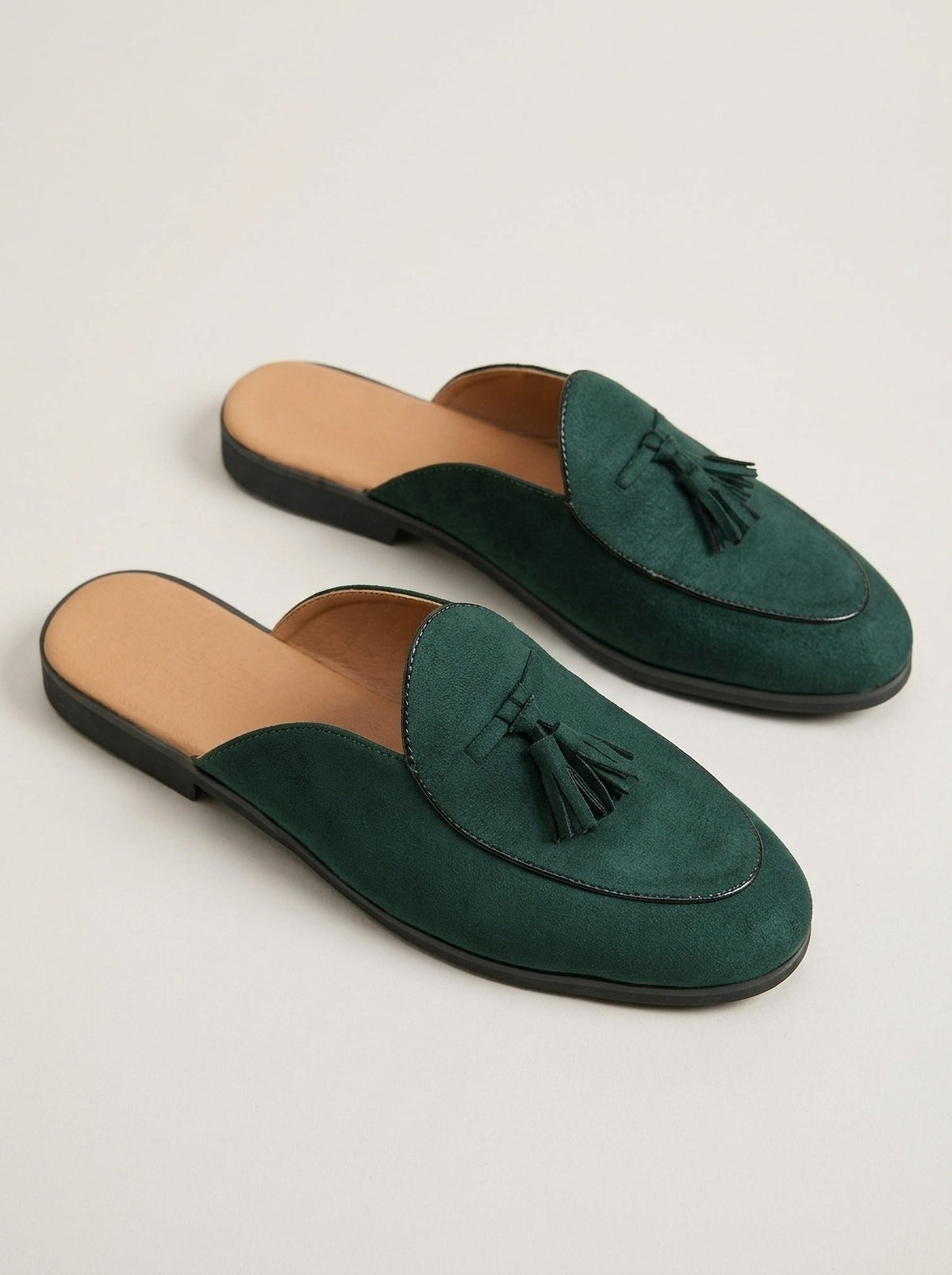 Verde | Mule de camurça com tassel Symi verde – foto de produto