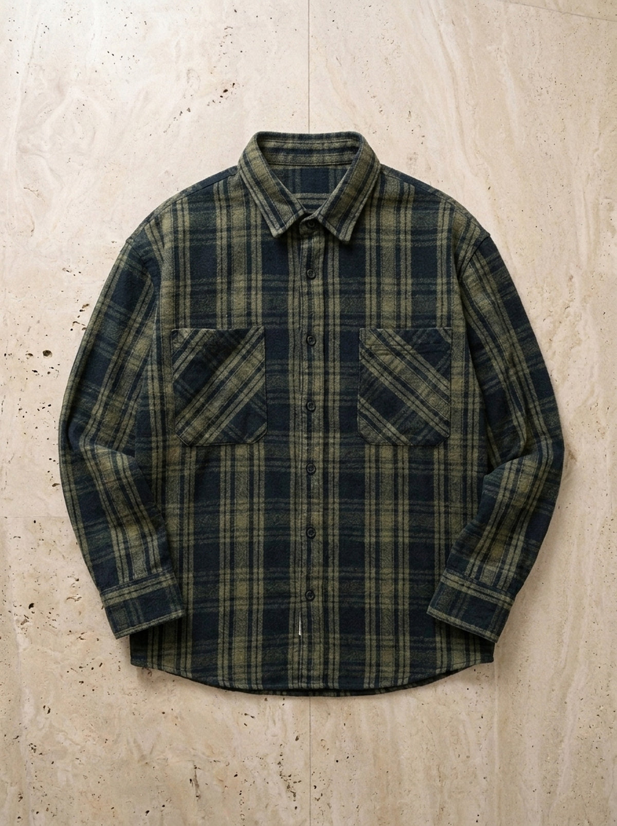 Verde | Camisa xadrez de flanela Tarifa verde – peça sozinha vista de cima