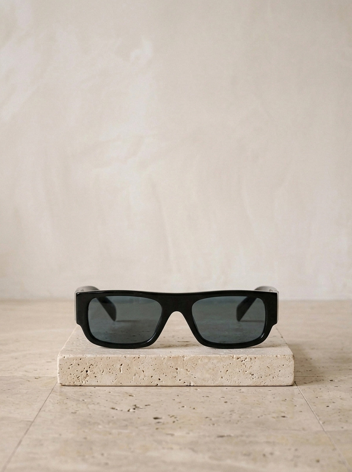 Preto/Cinza | Óculos de sol Todi preto/cinza – peça sozinha, foto de produto