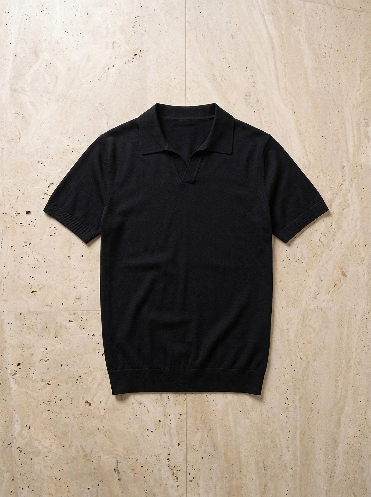 Preto | Camisa polo lisa Tomar preto – peça sozinha vista de cima