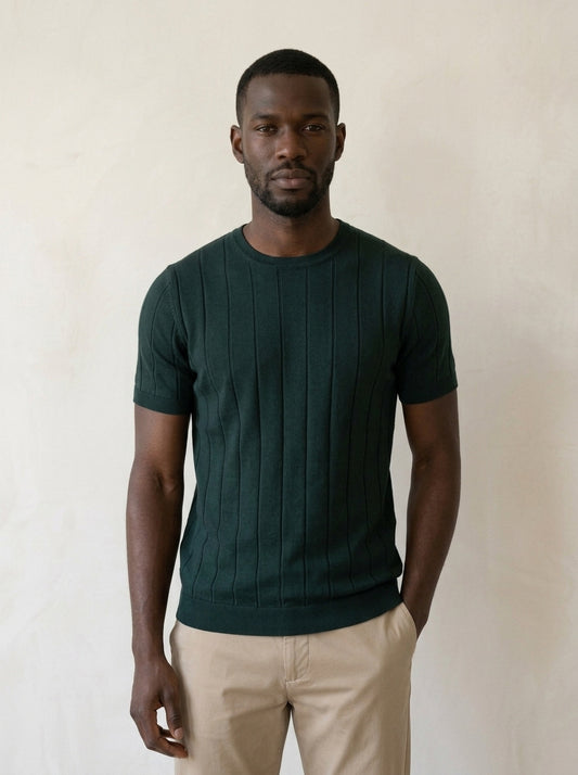 Verde-escuro | Camiseta de tricô Udine verde-escuro – vista de frente, recorte próximo