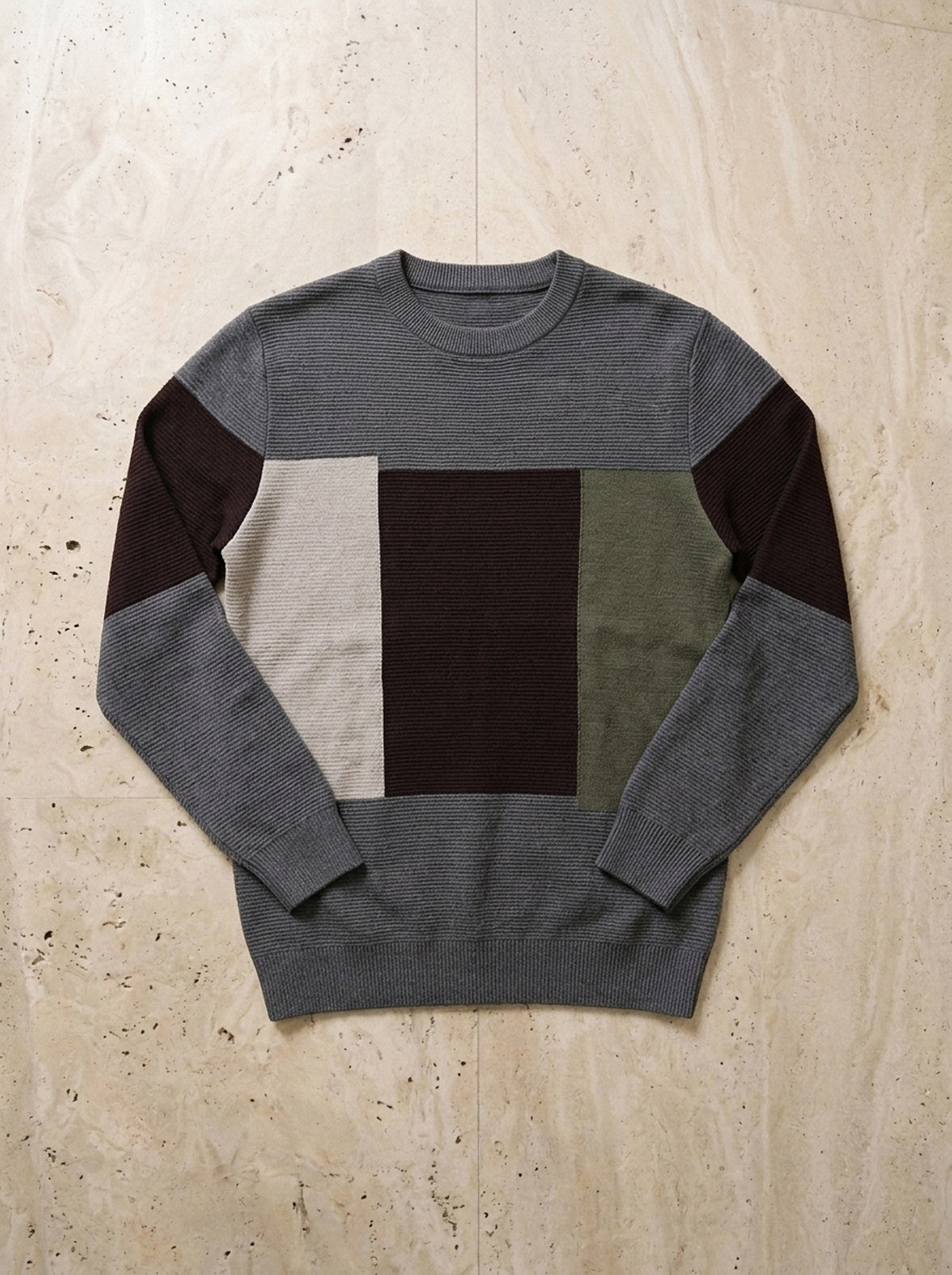 Cinza | Suéter color block Urbino cinza – peça sozinha vista de cima