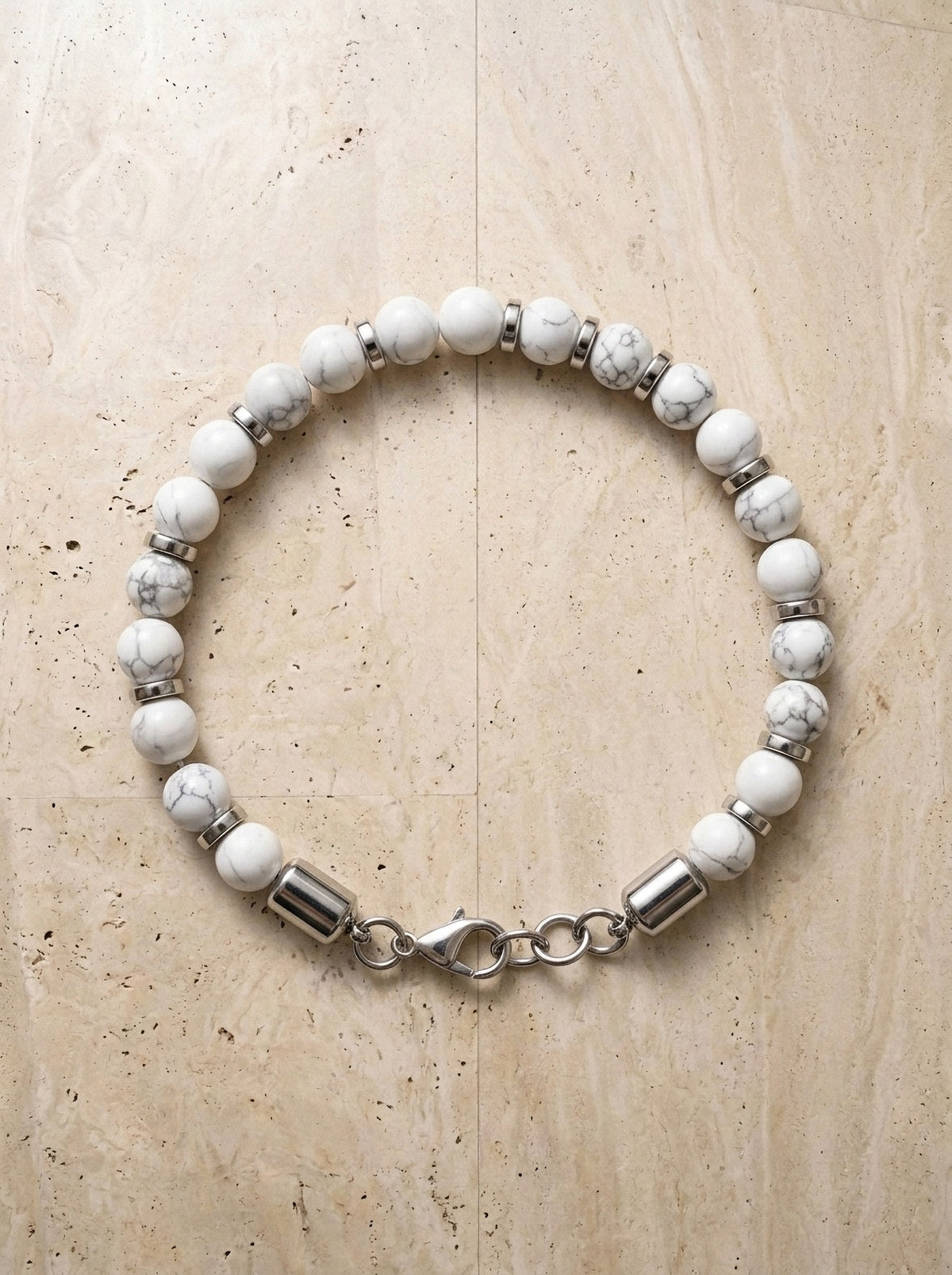 Branco | Pulseira de pedras Valença branco – peça sozinha vista de cima