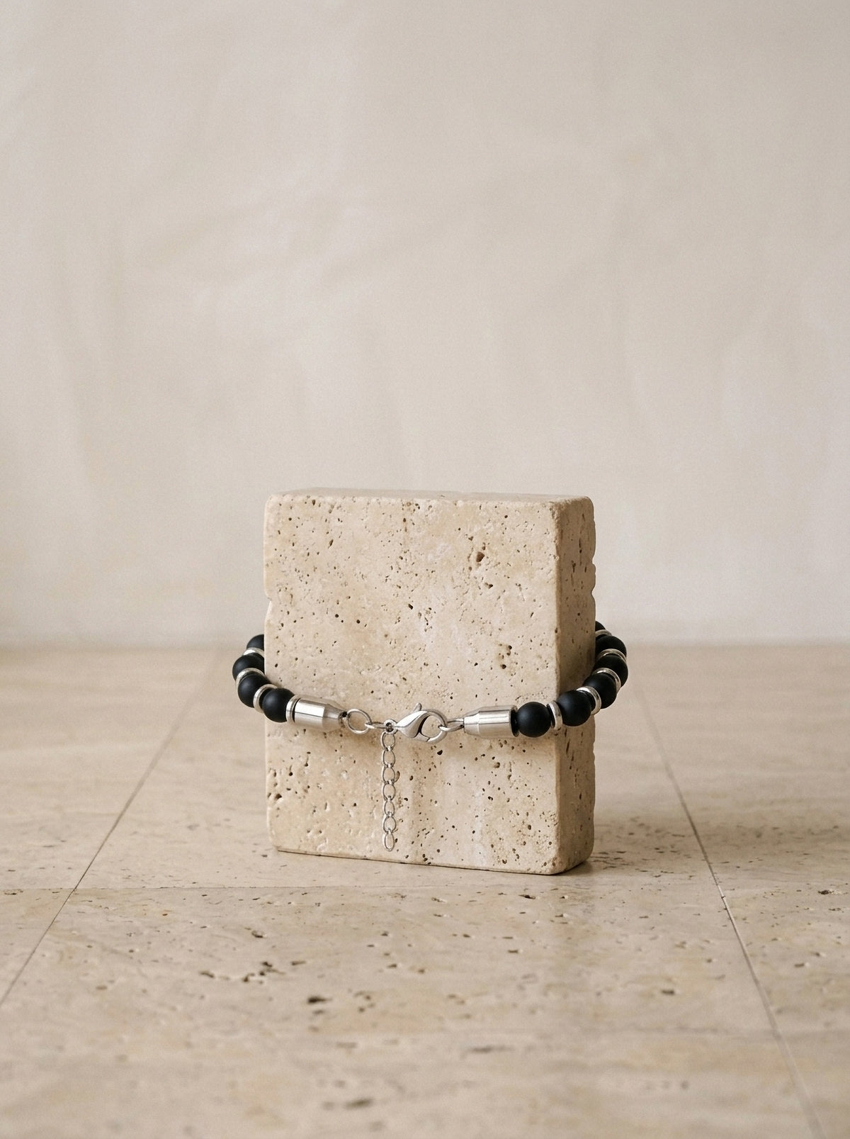 Preto fosco | Pulseira de pedras Valença preto fosco – peça sozinha, foto de produto