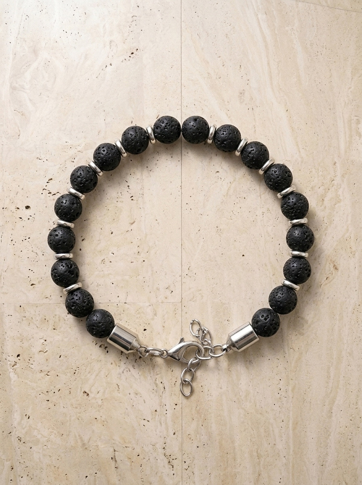 Preto com textura | Pulseira de pedras Valença preto com textura – peça sozinha vista de cima