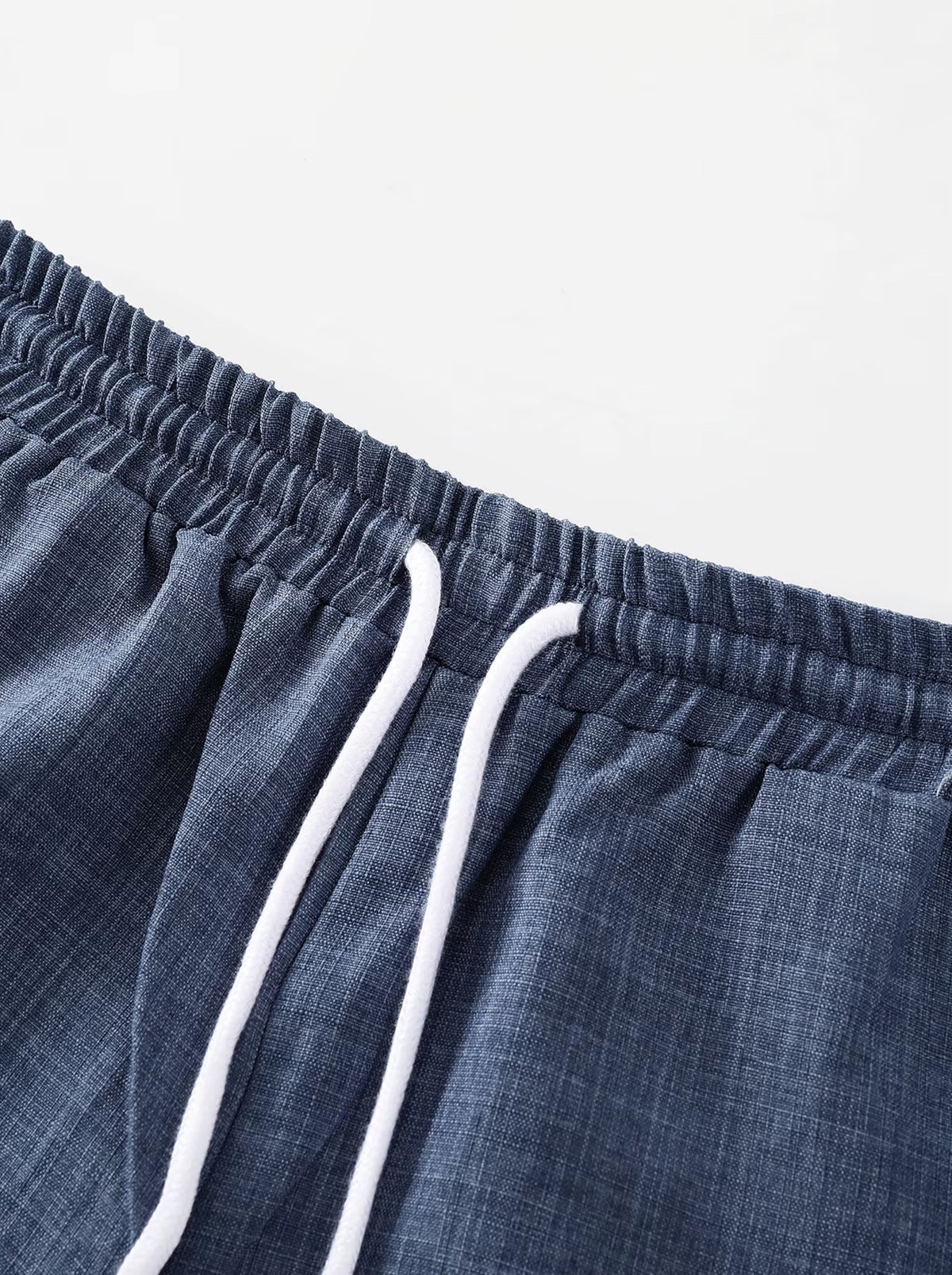 Azul | Conjunto camisa texturizada e short Vernazza azul – detalhe do cós com cordão