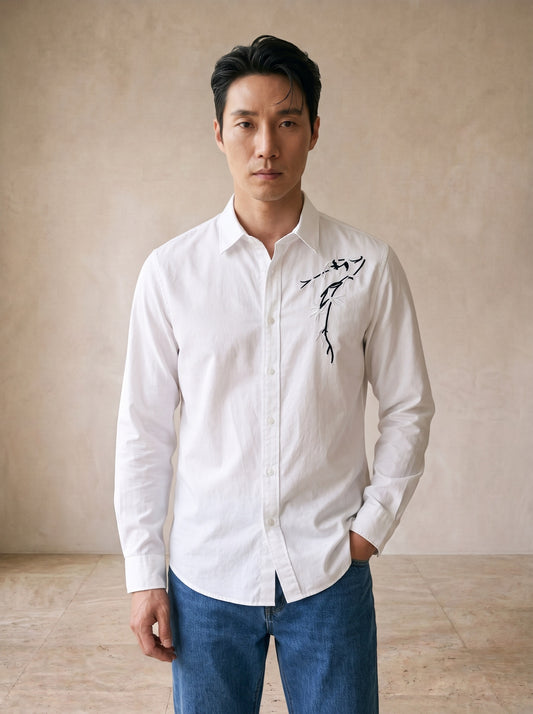 Branco | Camisa com bordado de bambu Vichy branco – vista de frente, recorte próximo
