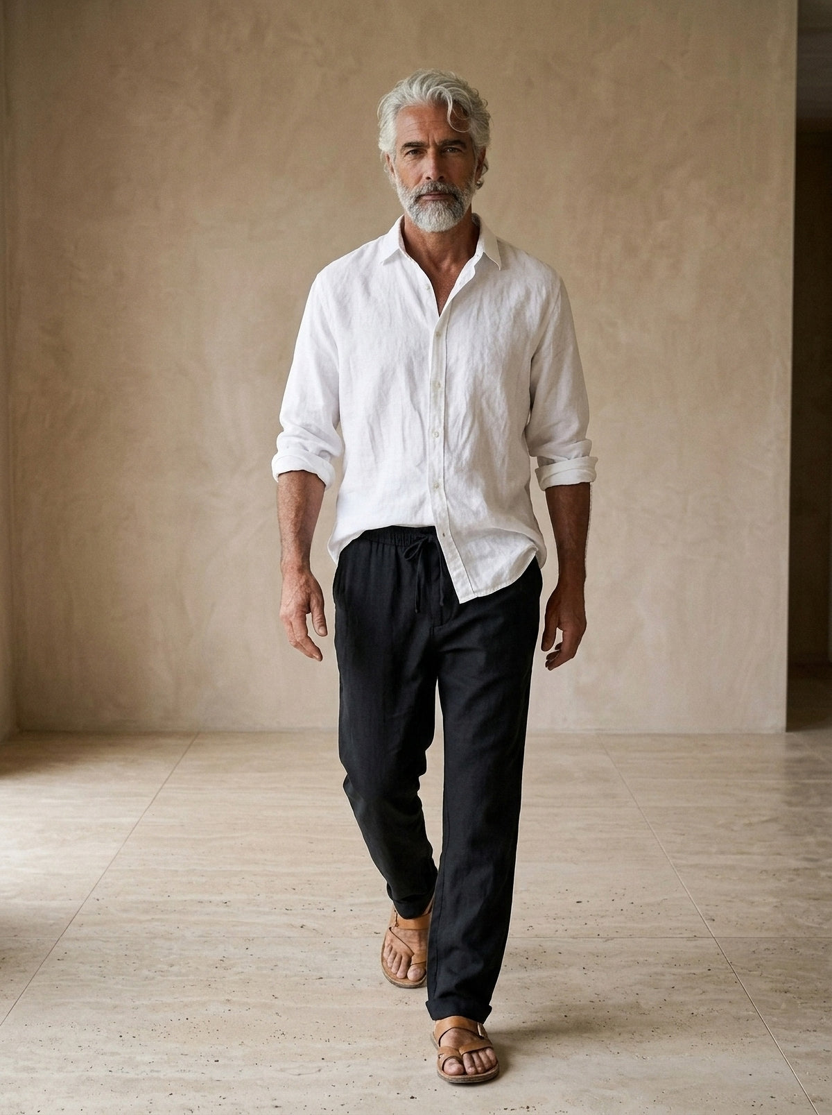 Preto | Calça de linho Viena preto – corpo inteiro, modelo caminhando