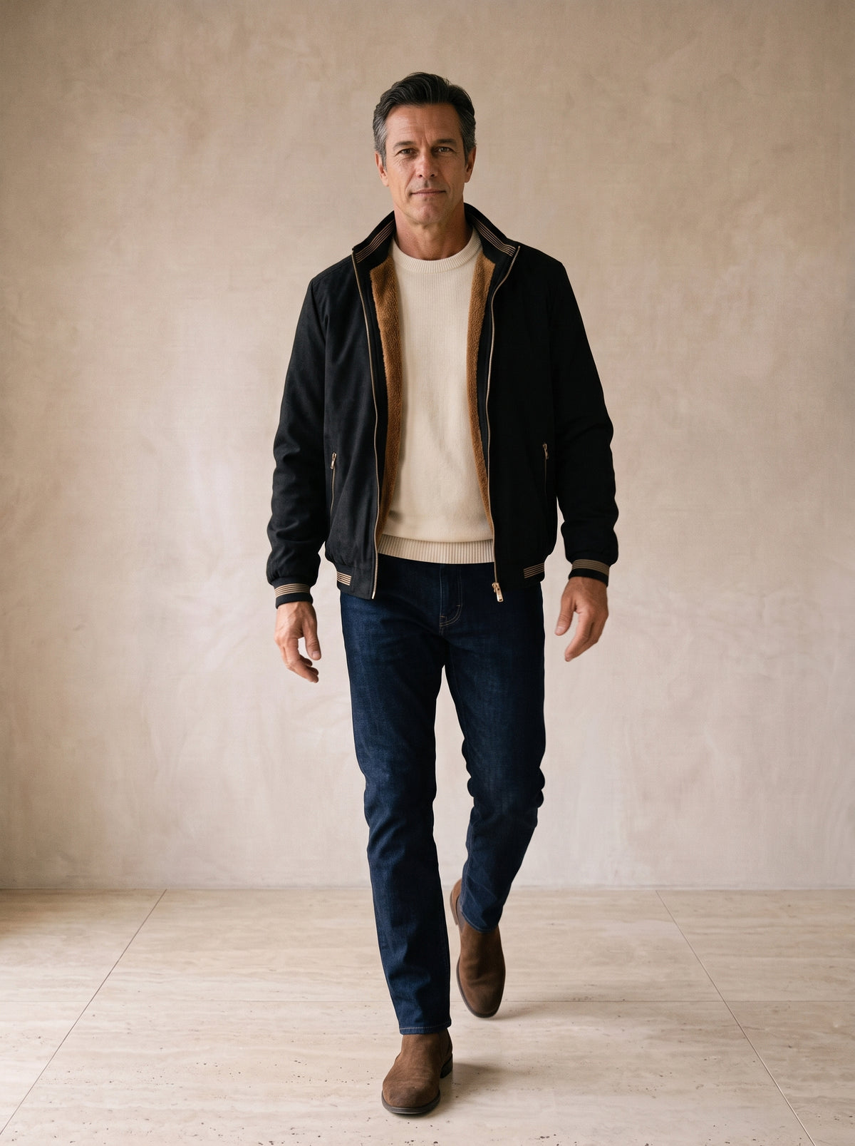 Preto | Jaqueta casual Visby preto – corpo inteiro, modelo caminhando