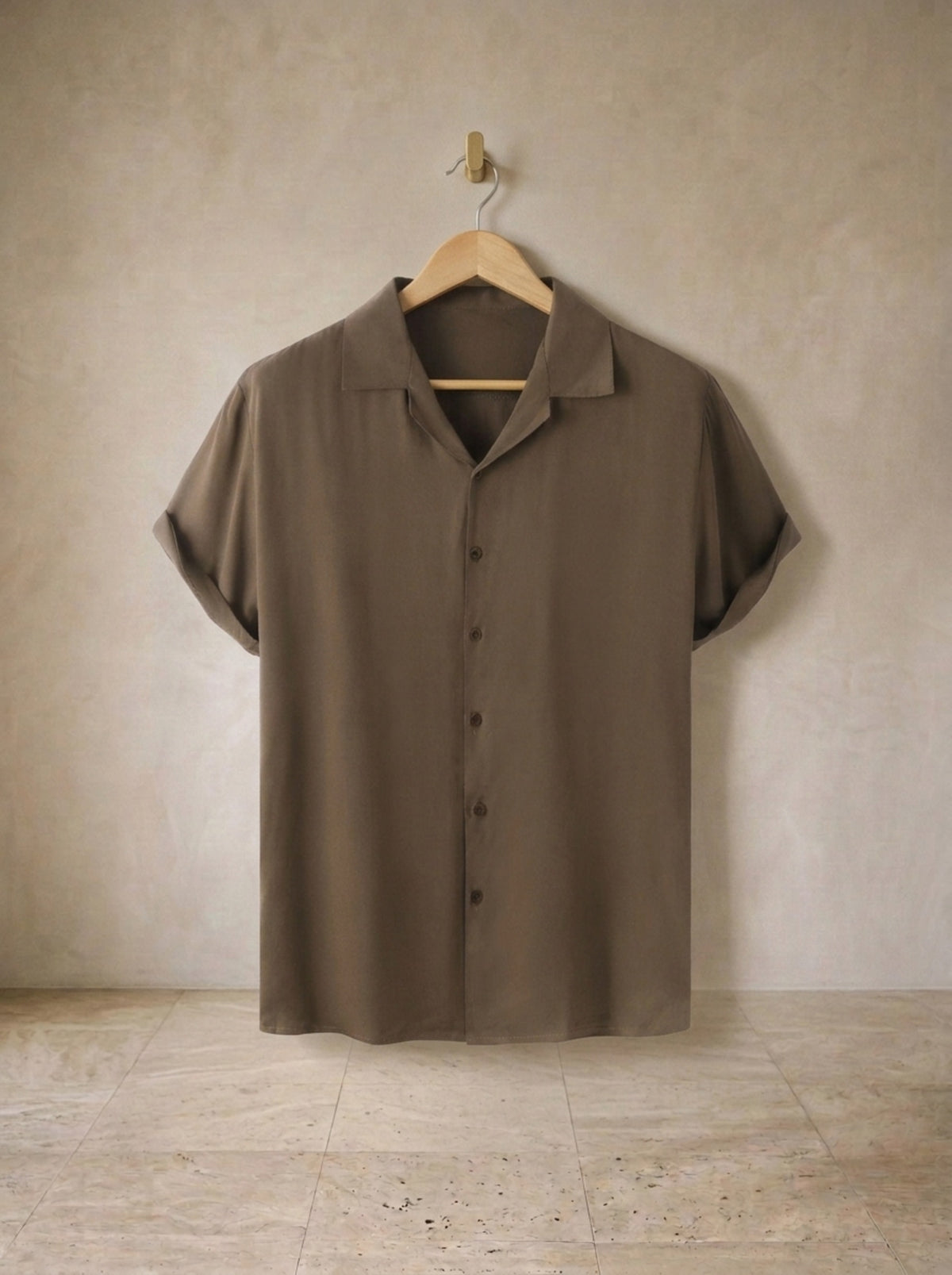 Camisa marrom gola aberta York – peça sozinha, foto de produto