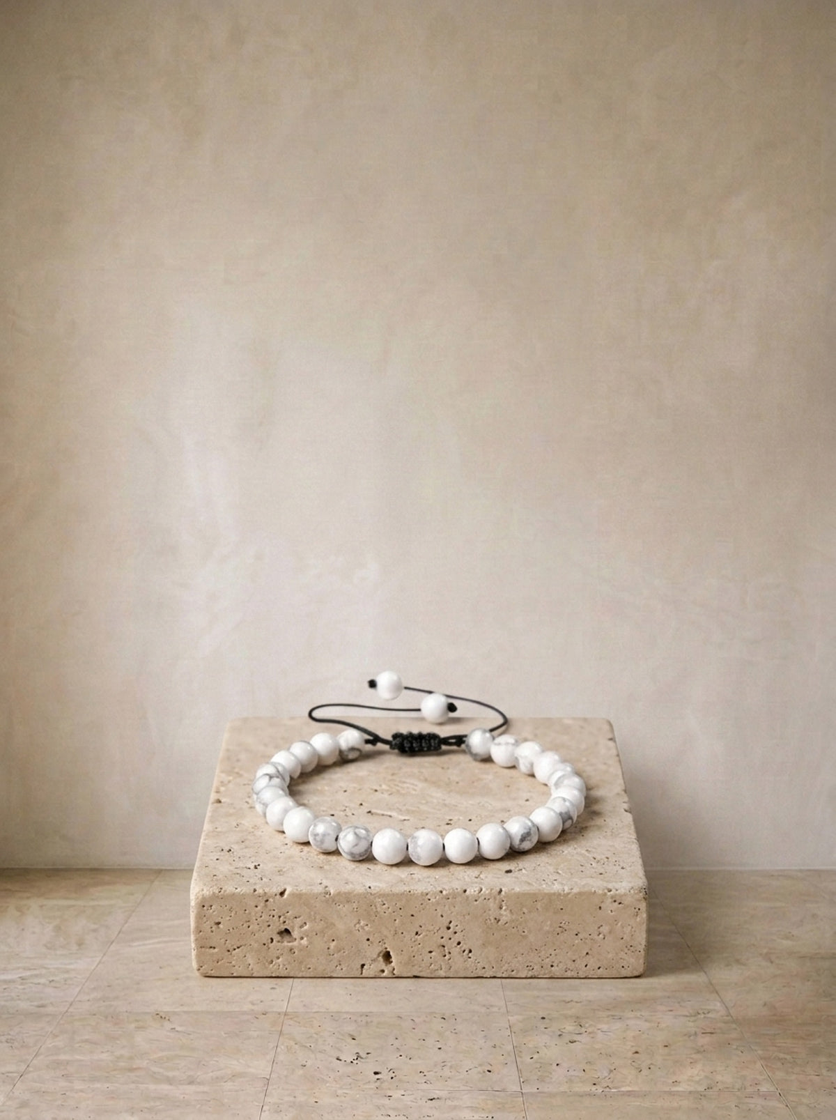 Branco | Pulseira de pedras Žabljak branco – peça sozinha, foto de produto