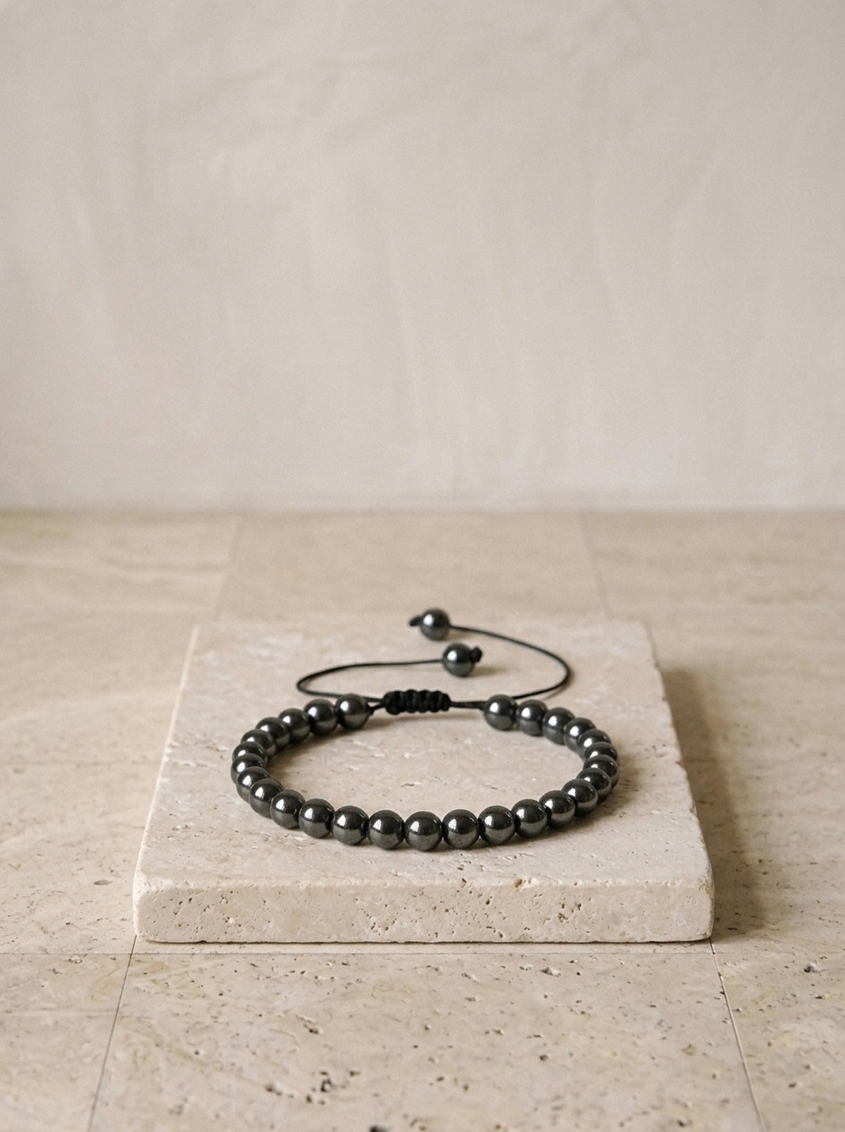 Cinza metálico | Pulseira de pedras Žabljak cinza metálico – peça sozinha, foto de produto
