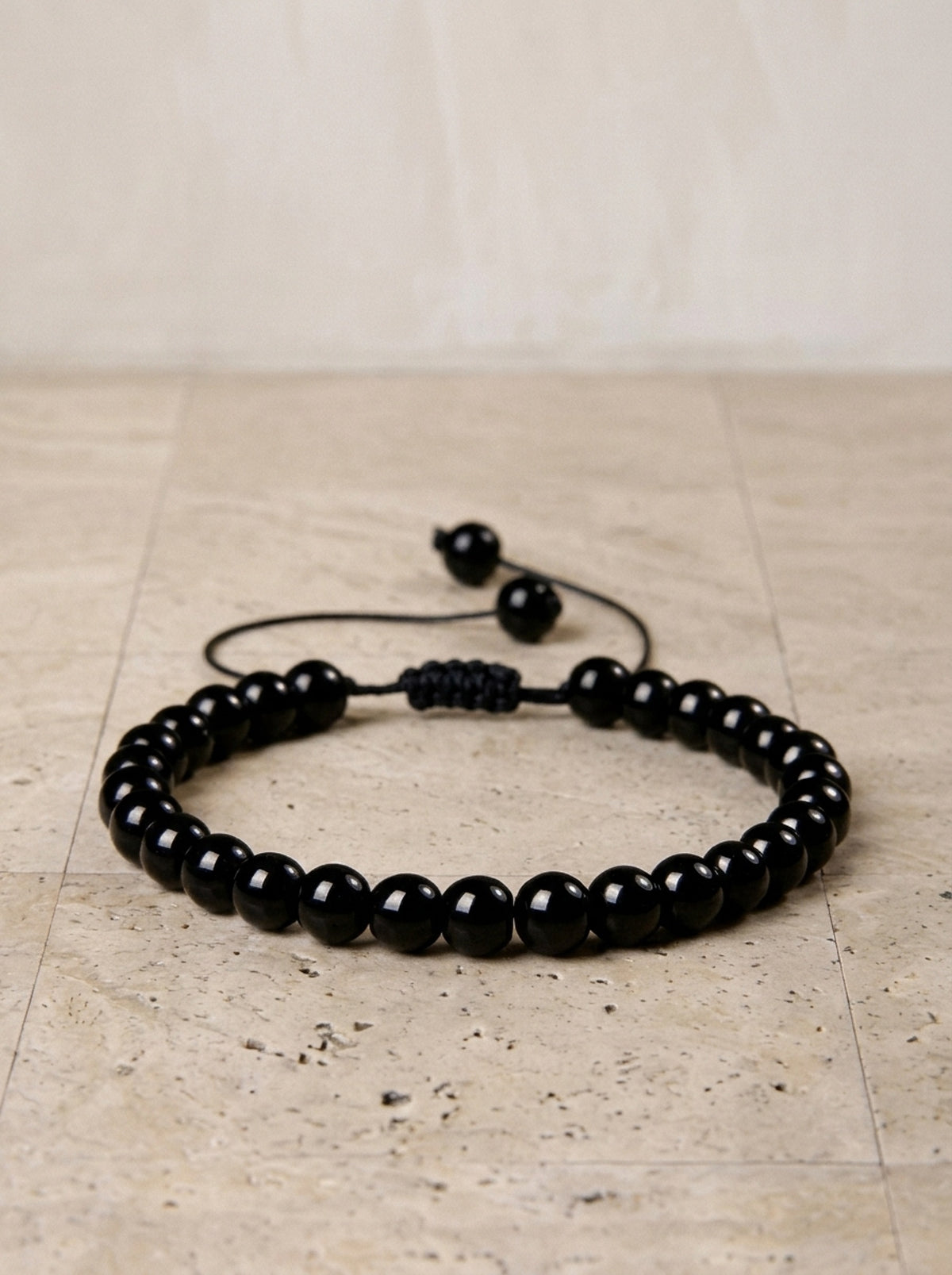 Preto | Pulseira de pedras Žabljak preto – vista três quartos
